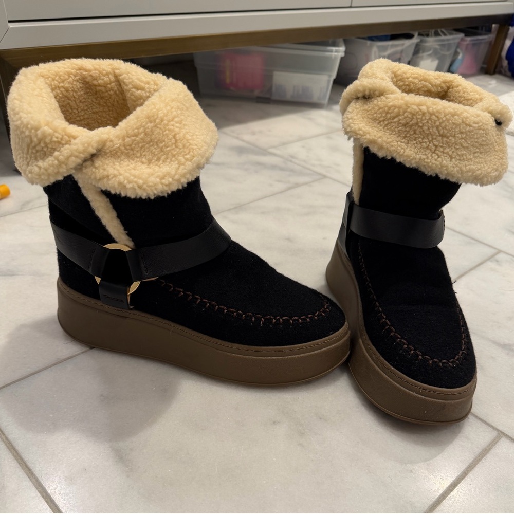 Odissi Black Shearling-Trim Winter Boot